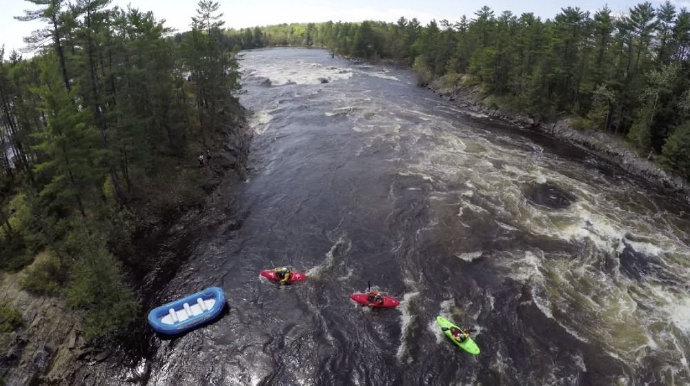 Wilderness Tours Rafting Resort Foresters Falls Екстер'єр фото