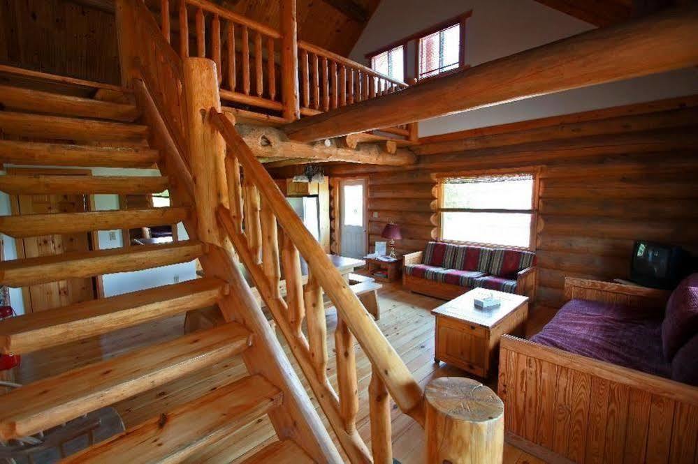 Wilderness Tours Rafting Resort Foresters Falls Екстер'єр фото