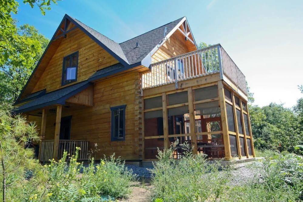 Wilderness Tours Rafting Resort Foresters Falls Екстер'єр фото