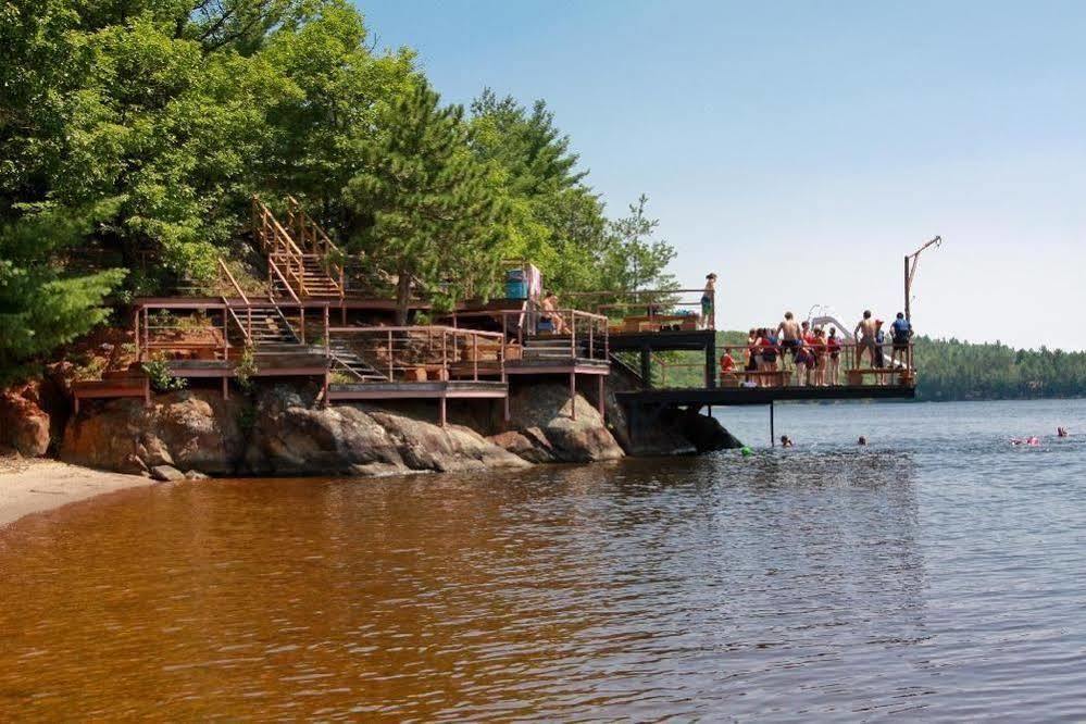Wilderness Tours Rafting Resort Foresters Falls Екстер'єр фото
